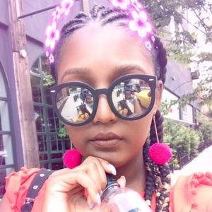 Meet your Posher, Ebonii